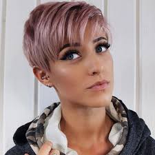 Wer in punkto kurzhaarfrisuren die extreme liebt, kann sich 2020 getrost zurücklehnen und munter weiter schmökern. 27 Kurzhaarfrisuren Frech Braunehaare Frechekurzhaarfrisurendamen Kurzhaarfrisuren Damen Short Hair Styles Pixie Short Bob Hairstyles Girls Pixie Haircut