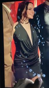 Dafne Keen tits bedroom