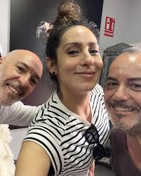 Autorecordatorio… Te acuerdas cuando pensabas: “que hermoso seria estar en  Sevilla de nuevo, con las chicas”… “te imaginas si tuviera algun dia una  bata de Lopez de Santo?! Ahhhh sería un sueño”… ”