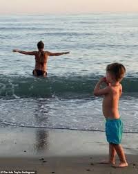 Davinia taylor (born davinia murphy on 11 november 1977) is an english actress, socialite and interior designer, best known for playing jude cunningham in the soap opera hollyoaks. Davinia Taylor 43 Showcases Her Figure In A Skimpy Black Bikini Daily Mail Online