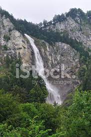 Güçlerini birleştiren birkaç küçük akarsu. Selale Isvicre Stok Fotograflari Freeimages Com