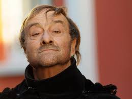 Dalla was the composer of caruso (1986), a song dedicated to italian opera tenor enrico caruso, and l'anno che verrà. Svizzera Lucio Dalla Muore D Infarto A Montreux Montagna Tv