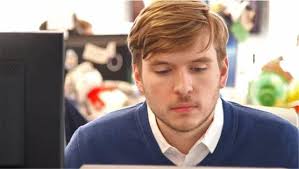 23岁小哥模仿乔治小王子穿着一周，结果把自己穿郁闷了_手机搜狐网