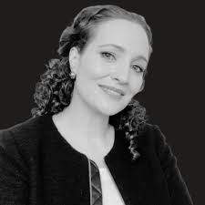 Effective Communication: Reaching Everyone with Multiple Messengers