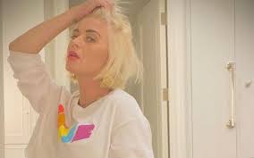 Om zwanger te worden, moet je uiteraard stoppen met anticonceptie. Katy Perry Laat Haar Zwangere Buik In Volle Glorie Zien Nieuws365