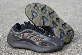 The construction features a tonal engineered mesh base with an overlaying rpu cage wrapping the foot for support and structure, as well as a futuristic appearance. Yeezy 700 V3 Promotions