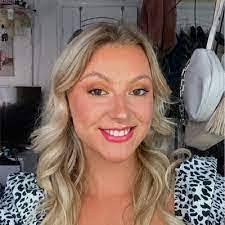 Isabelle Meadows's Instagram, Twitter & Facebook