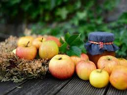 Яблочный спас — более известное название церковного праздника преображения господня. M Lcjl5rao5agm