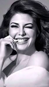 المناكير ملعبي وهوايتي ❤️😍 مناكيرها👇👇👇 😑😑😑😑😂😂😂