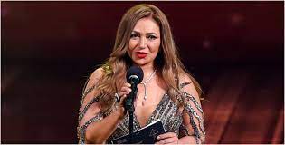 انتظروا النجمة #ليلى_علوي مع #لميس_الحديدي وحديث عن كواليس فيلمها الجديد وسنوات من السينما والفن الثلاثاء المقبل في كلمة أخيرة فقط وحصرياً على #on @lailaeloui @lameesh. Ø­Ù…Ù„ Ù„ÙŠÙ„Ù‰ Ø¹Ù„ÙˆÙŠ ÙŠÙØ§Ø¬Ø¦ Ø§Ù„Ø¬Ù…ÙŠØ¹ ÙˆÙŠÙ‚Ù„Ø¨ Ø­ÙŠØ§Ø© Ø¹Ø§Ø¦Ù„ØªÙ‡Ø§ Ø±Ø£Ø³Ø§ Ø¹Ù„Ù‰ Ø¹Ù‚Ø¨ ØªÙØ§ØµÙŠÙ„ Ù…Ø«ÙŠØ±Ø© ØªØ±ÙƒÙŠØ§ Ø§Ù„Ø¢Ù†