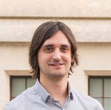 Podcast E001: Debriefing