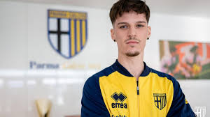 His potential is 84 and his position is rw. Dennis Man Pe Lista Fifa Cu Cele Mai Scumpe Transferuri Din Ianuarie Cine Este Pe Primul Loc Eurosport