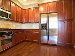 The best paint colours to coordinate, update and modernize oak (red, yellow, orange, pink, brown). Oak Kitchen Cabinets Pictures Ideas Tips From Hgtv Hgtv