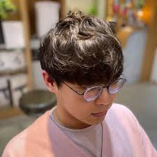 當我聽到Hina要加入QWER的時候，我還以為是在開玩笑。」 — by當初成軍過程中許多粉絲的驚訝———————— 大家好，這是QWER的主吉他手&  Keyboard Hina，張娜英