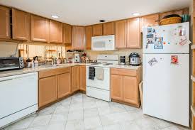 Kitchen With Images Kitchen Luxury Homes Kitchen Cabinets