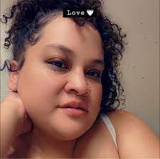 Discussion about TV show cast members behavior