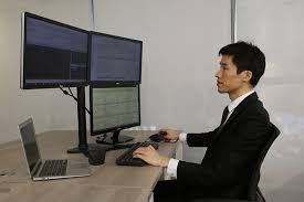 Investasi saham memang terkesan njelimet. Perbedaan Strategi Dan Prinsip Investasi Saham Vs Trading Saham Iq Bisnis