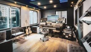 Located in downtown los angeles with 28000 sqft building and 50 rooms 98% leased with lots of parking. Top 10 Recording Studios For Rent In Los Angeles Ca Peerspace