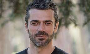 Mar 14, 2022 · taglio capelli uomo: Tagli Capelli Uomo Brizzolati E Grigi Foto Qnm