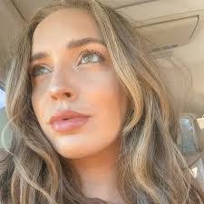 Nicole Keppel's Instagram, Twitter & Facebook