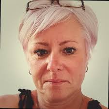 Very happy to have this morning had confirmation that I will be graduating  from the University of Nottingham with a first class BA History degree.  It's been a great three years and