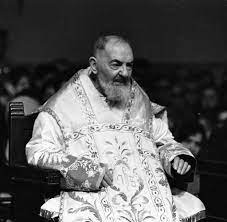 Bilder neuer heiliger im quattrocento more. Betruger Oder Heiliger Warum Unterdruckte Der Vatikan Die Briefe Zu Padre Pio Welt