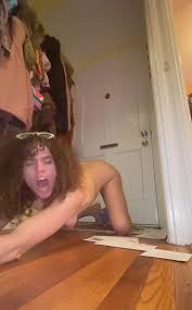 Onlyfans Be Like Youve Got Males! That Is One Lucky Mailman! ft.  Vibewithmommy by Vibe with Mommy: JOI, Brunette, Ass, MILF, Big Ass Porn |  Faphouse