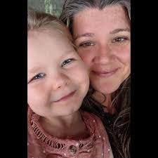 Diane Litz's Instagram, Twitter & Facebook