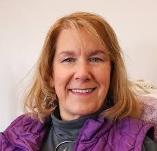 Carly Henry's Instagram, Twitter & Facebook