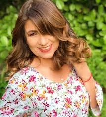 Su cumpleaños, lo que hizo antes de la fama, su vida de familia su nombre completo es maura verónica rivera díaz. Maura Rivera Hizo Gala De Lo Regia Que Se Ve Su Madre A Los 60 Anos Fmdos