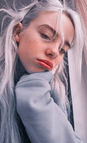 Billie eilish has ditched her now instantly recognisable black and highlighter green dyed her hair and opted for platinum blonde. Billie Eilish Billie Eilish Billie Platinum Hair