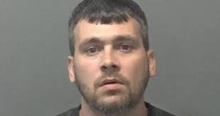 Bedfordshire police warn 'not to approach' in appeal to locate wanted  Dunstable man