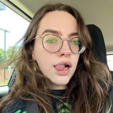 Alyssa Arndt's Instagram, Twitter & Facebook