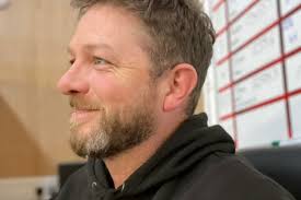 Would lecturers and tutors recommend that electrical professionals look  into a career of teaching?