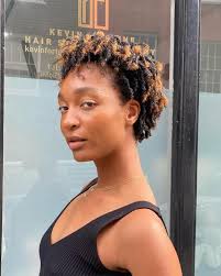 Only one more sleep to go !! 👑 I still feel so lucky to be part of such an  incredible job ! Thank you so so much @cate.hall @emilieyong for having me