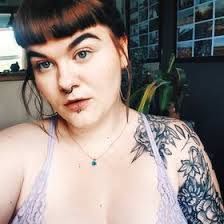 Emily Pilling's Instagram, Twitter & Facebook