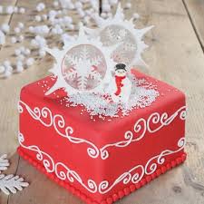 Christmas cakes can be made up to three months in advance, so you can get into the spirit nice and early with some christmas baking. Recept Square Christmas Cake Deleukstetaartenshop Com
