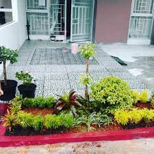 Halo sahabat desain rumah minimalis kali ini saya akan membagikan inspirasi gambar rumah minimalis tampak depan terbaru yang kami bagikan. Kebun Azka Taman Mini Minimalis Depan Rumah Kebun Azka Facebook
