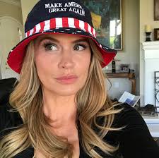 Official page/actress #kristyswanson, god 1st, proud mama, happy wife. Kristy Swanson On Twitter Wow She S A Real B To The Itch