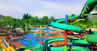 Wahana ini adalah salah satu arena milik. Tallulah Whitmore