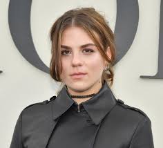 Magda Roman powraca w nietypowej sesji