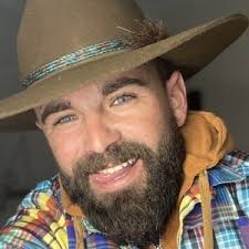 Jordan Herring's Instagram, Twitter & Facebook