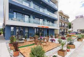 El vila ryanna beach está situado en eforie nord, en el distrito de eforie nord, y ofrece habitaciones con aire acondicionado y tv de pantalla plana por cable. Vila Ryanna Beach Hotel Eforie Nord Romania Overview