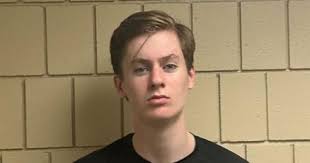 4-star 7-footer visiting Wisconsin men's basketball grew up in Mount Horeb  as Badgers fan