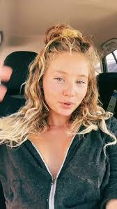 Kacey Mann's Instagram, Twitter & Facebook