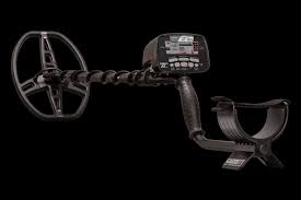 The garrett at pro is not the cheapest metal detector out there with the standard unit costing around $600. At Pro Garrett Metal Detectors