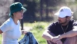 All about alev aydin, halsey's boyfriend and father of her child. Halsey Boyfriend Alev Aydin Their First Pics Since Pregnancy News Hollywood Life