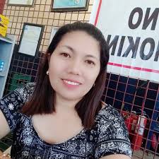 Joy Robles's Instagram, Twitter & Facebook