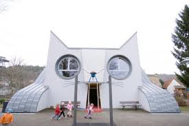 L Ecole Chat Allemagne Arquitectura Diseno De Jardin De Infancia Arquitectura Increible