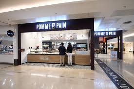 Pomme De Pain Se Deplace Dans Le Westfield Les 4 Temps Defense 92 Fr